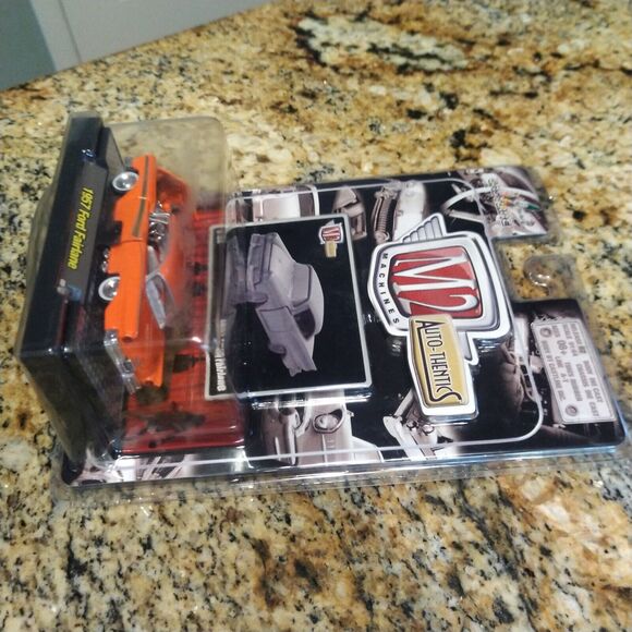 2008 M2 Machines Auto-Thentics 1:64 Scale Die Cast 1957 Ford Fairlane New Sealed - Picture 8 of 10